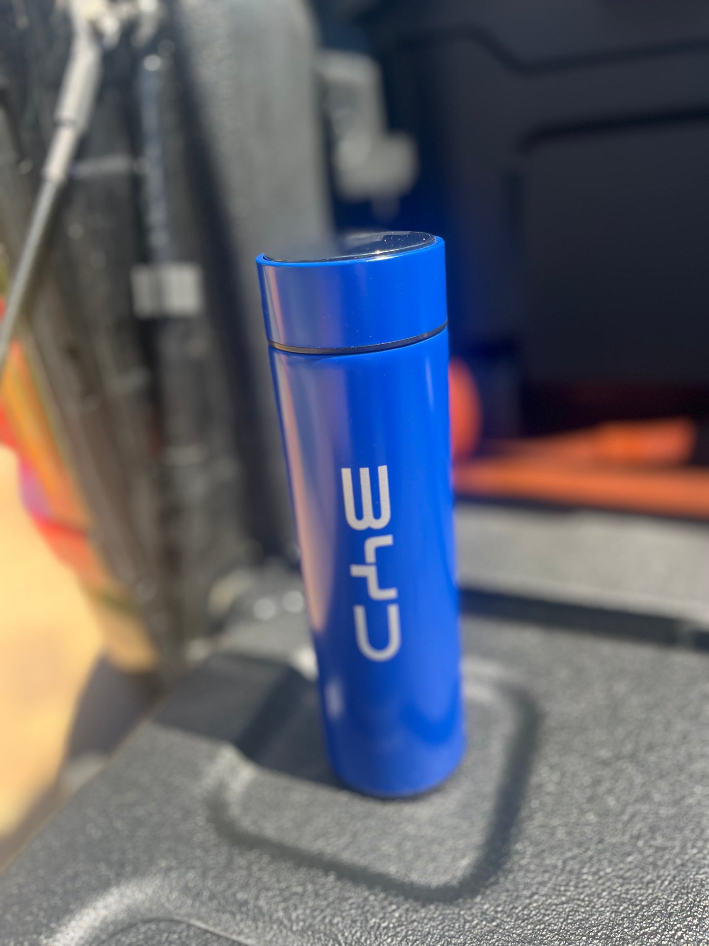 BYD Smart Thermos Bottle – Insulated Stainless Steel Travel Mug with digital temperature display