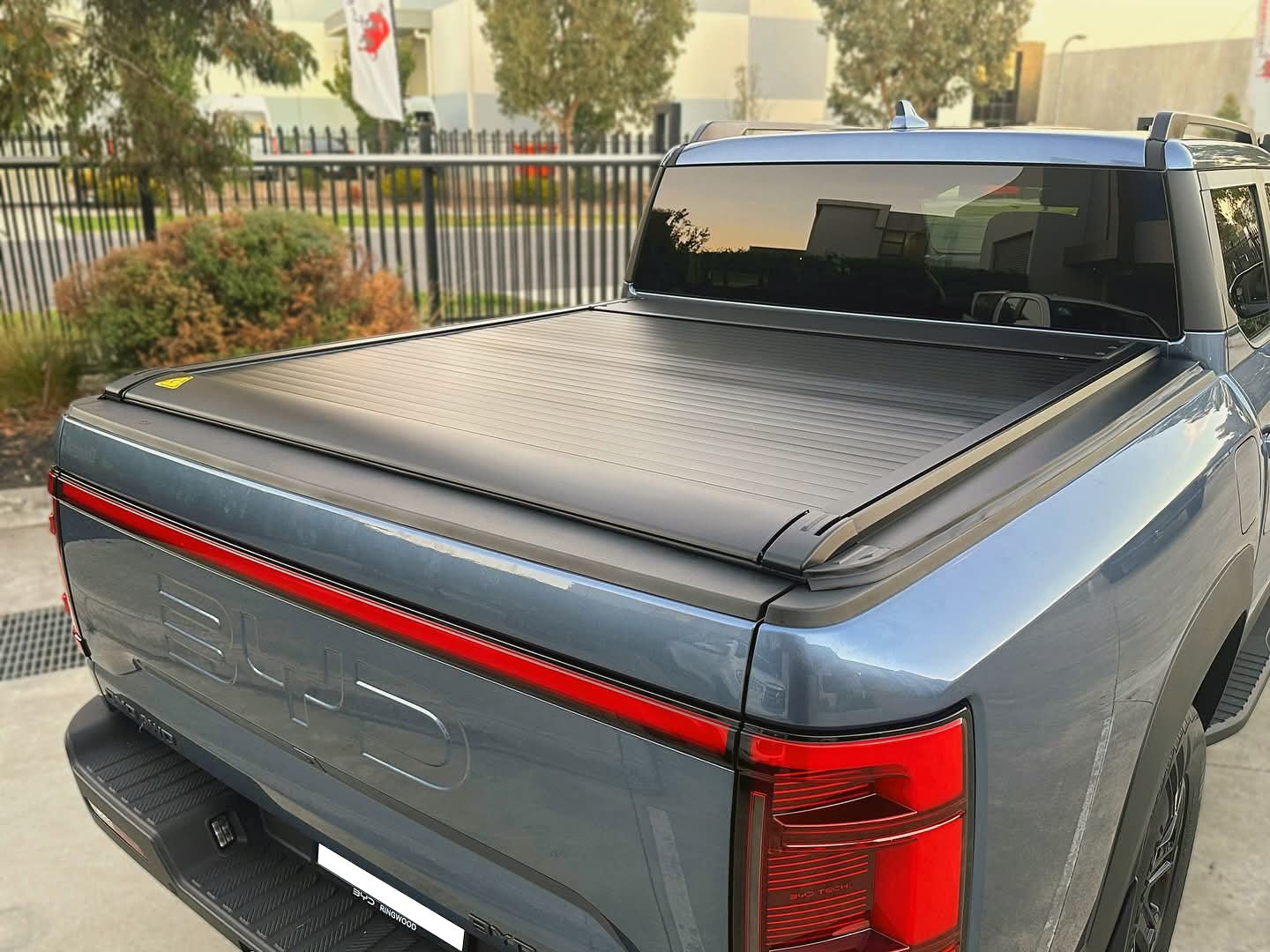 BYD Shark 6 Electric Tonneau Cover - Roll - N - Lock 2024 - 25 - Iron Devil