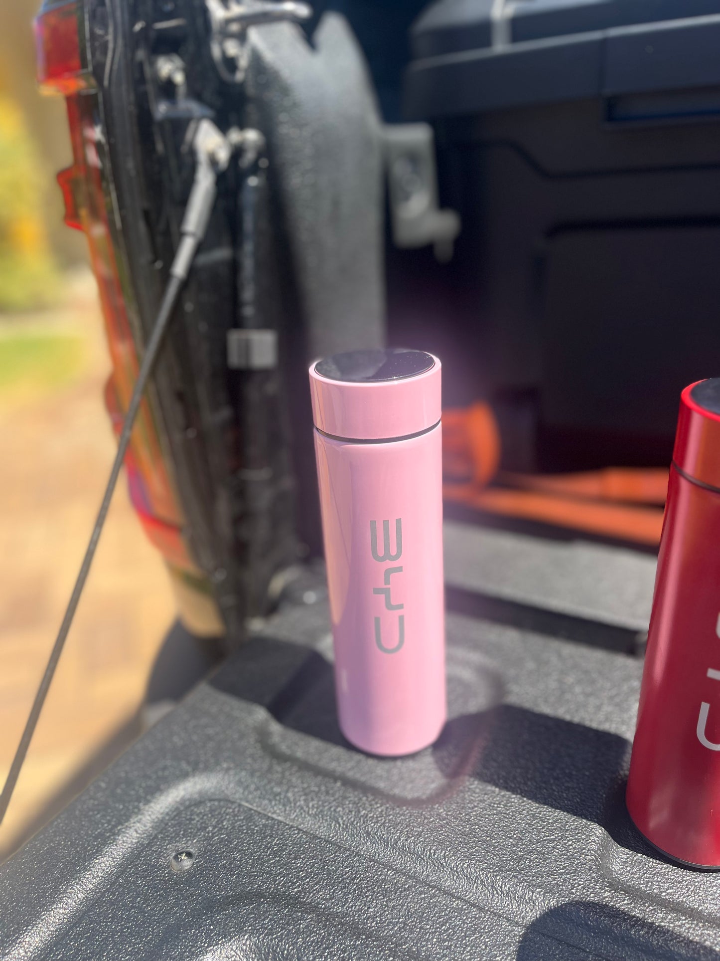 BYD Smart Thermos Bottle – Insulated Stainless Steel Travel Mug with digital temperature display